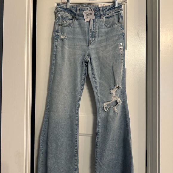 American Eagle Distressed Jeans NWT - Picture 2 of 6